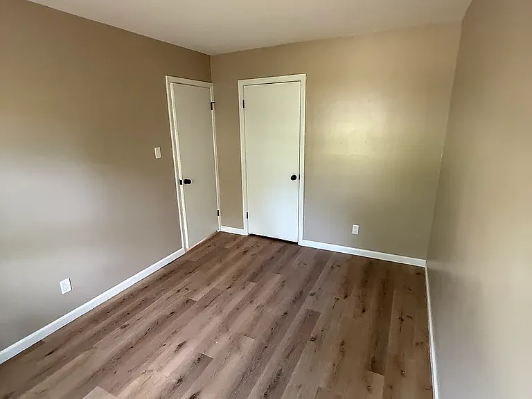 1458 Blaine Dr — Photo 3