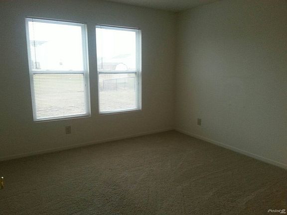 4th image of 473 Parkview Dr