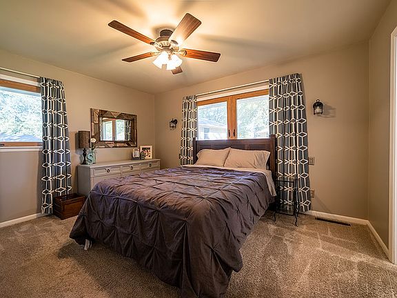 3rd image of 15808 E Kiger Cir