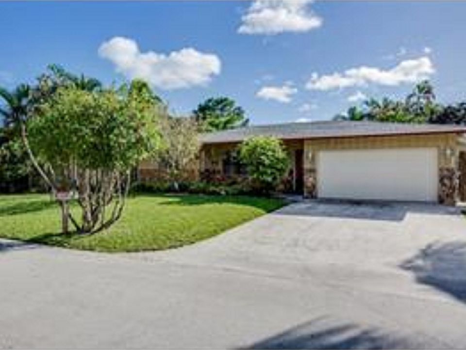 1st image of 3886 Aladdin Ave