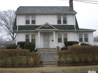 24 Willow Ave, Hempstead, NY 11550