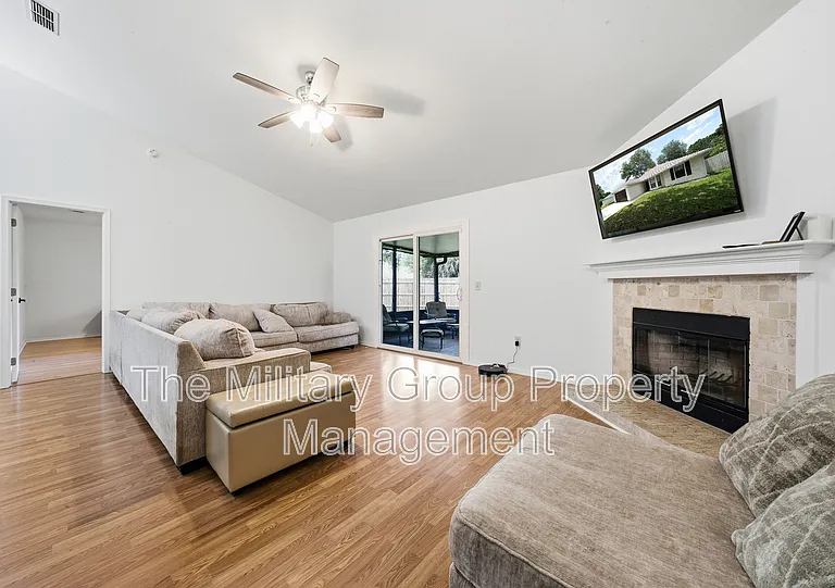 1261 Cutlass Rd — Photo 2