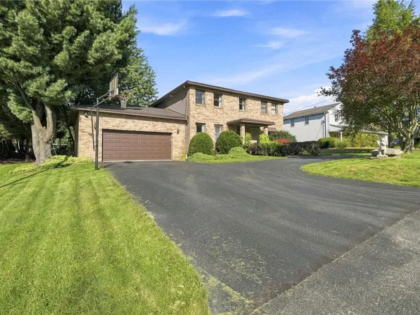 103 Eastview Dr, Butler, PA 16001
