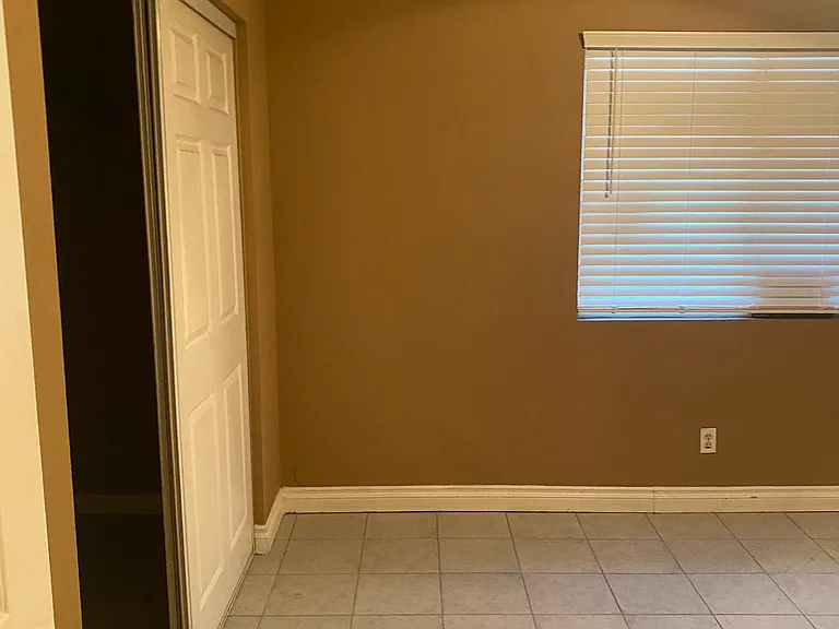 16510 Lakeshore Dr — Photo 25