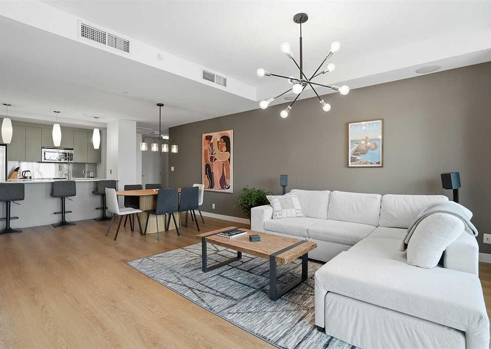 1st image of 530 S 12th Ave SW #706