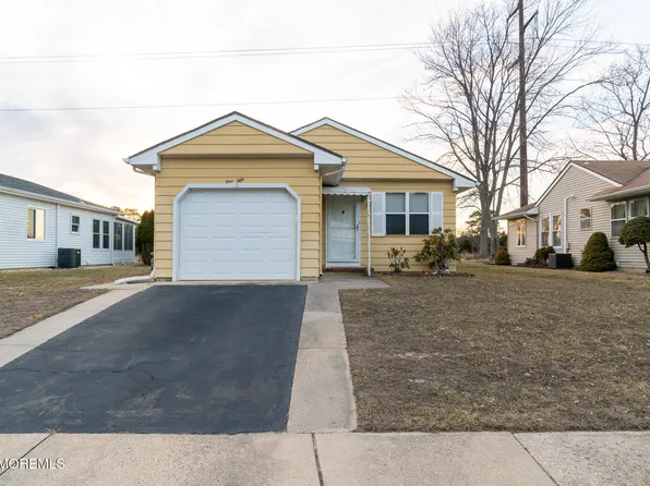150 Torrey Pines Drive, Toms River, NJ 08757