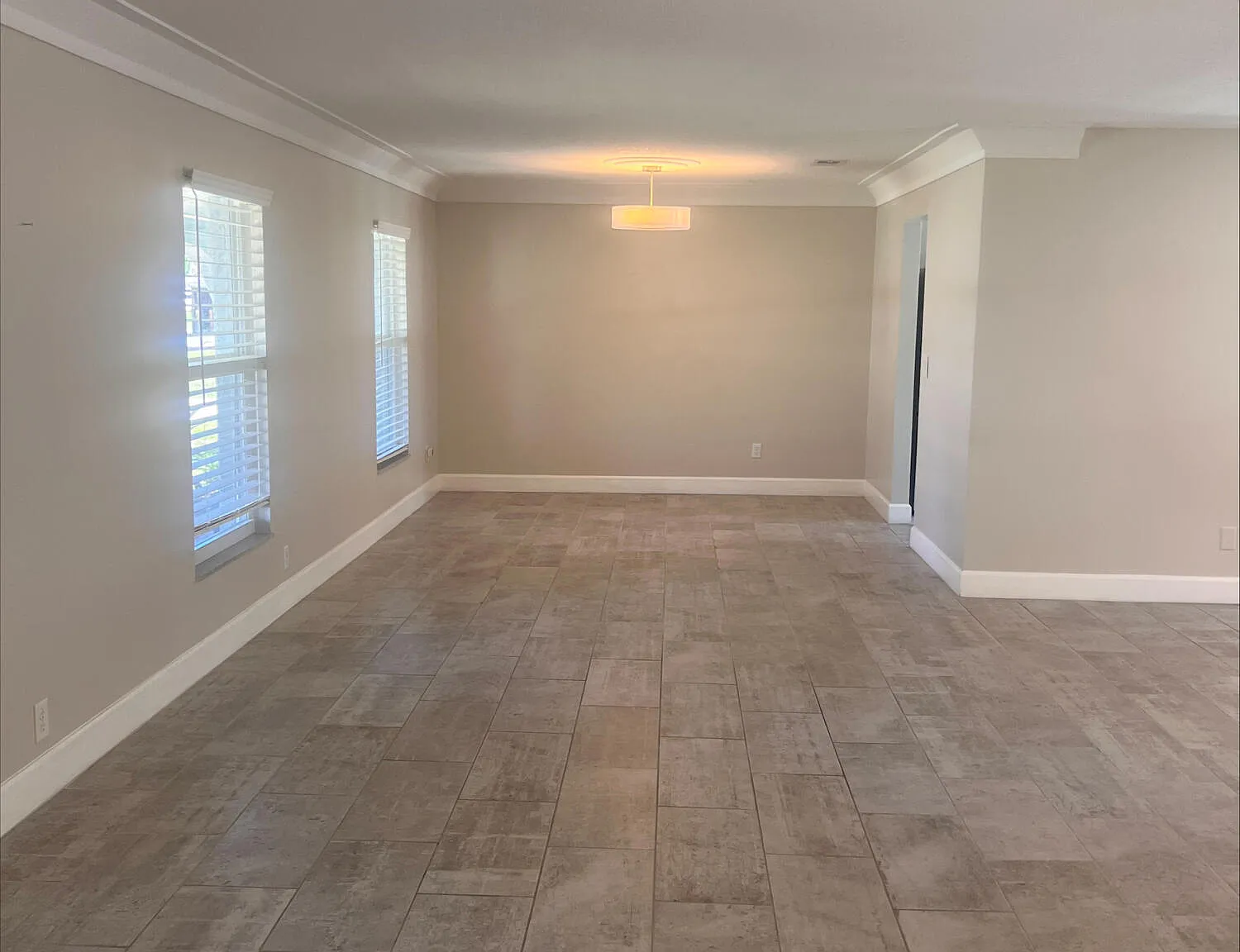 3 bed, 2.0 bath, 1846 sqft, $3,795 — Photo 2