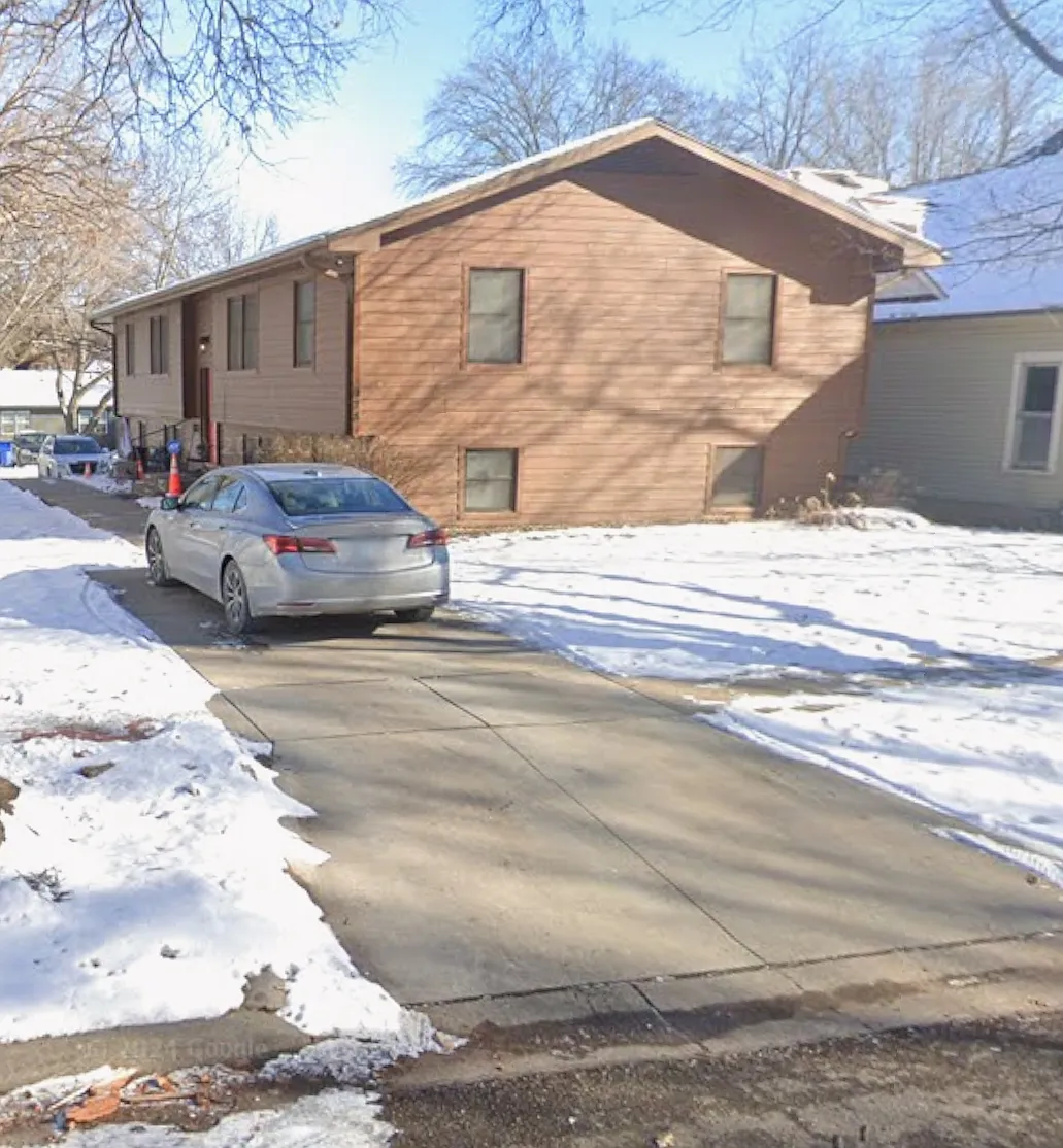 2 bed, 800 sqft, $1,000 — Photo 1