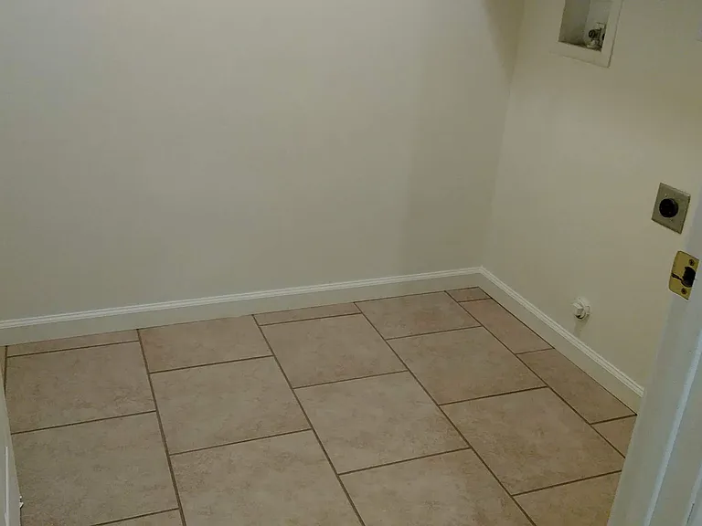 2146 Blossom Ave — Photo 10