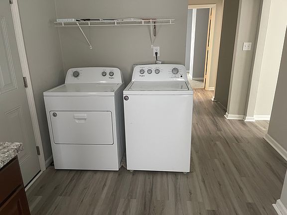 5th image of 100 Nicholson St #B