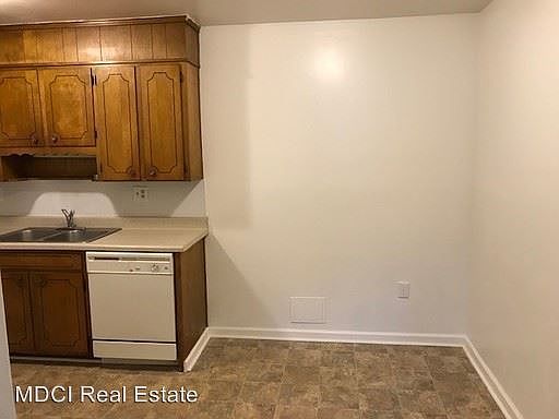 2nd image of 6139 Darby Rd APT 11