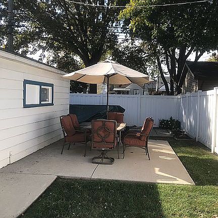 2nd image of 4172 Agnes Ave