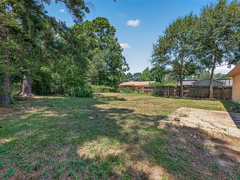 102 Libby Cir — Photo 38