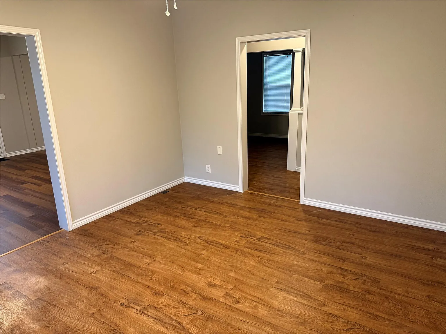 4 bed, 2.0 bath, 2007 sqft, $1,925 — Photo 3
