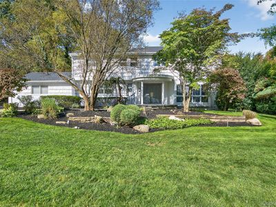 39 Hummingbird Drive, Roslyn, NY, 11576
