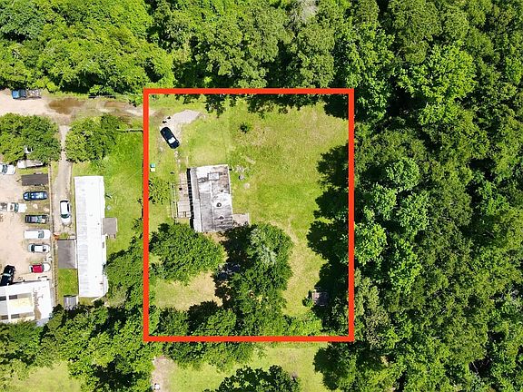 2nd image of 833 Beach Airport Rd