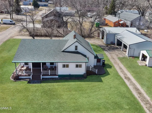 4 3rd Ave E, Wing, ND 58494