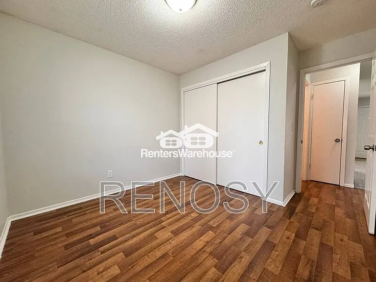 830 Hartford Ave — Photo 11