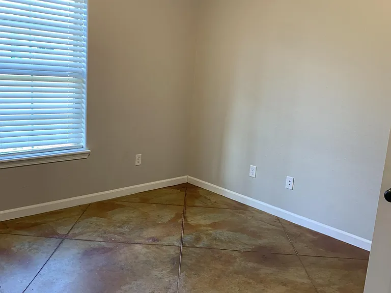 1617 McKinley St — Photo 10