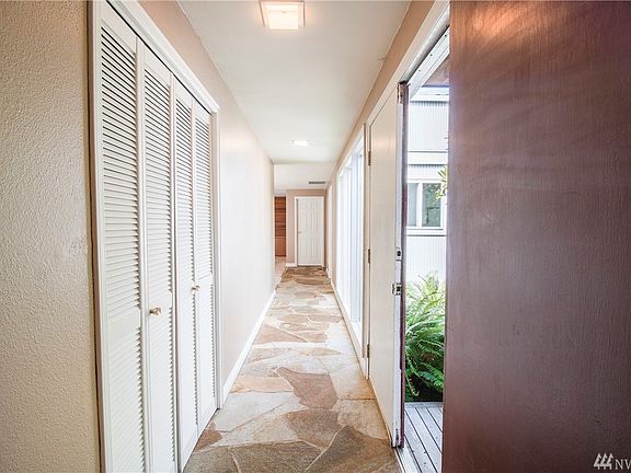 3rd image of 1411 Elizabeth Pl NW