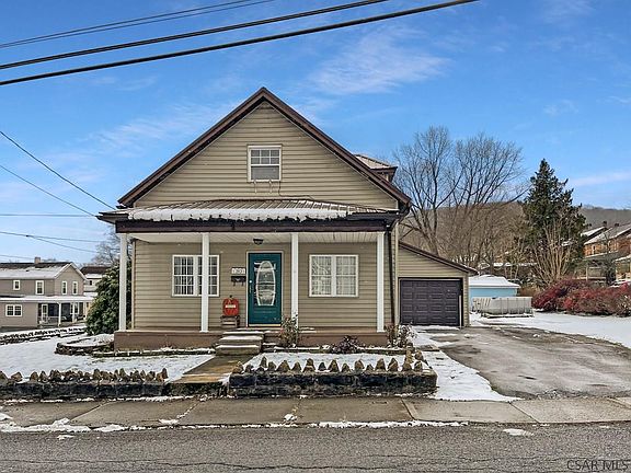 2nd image of 1301 Roberts St