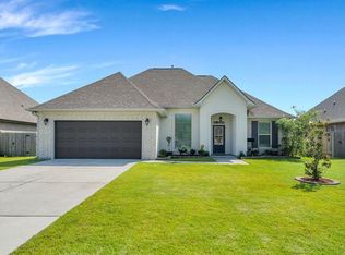 208 Hidden Cypress Dr, Belle Chasse, LA 70037
