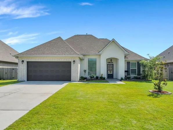 208 Hidden Cypress Dr, Belle Chasse, LA 70037