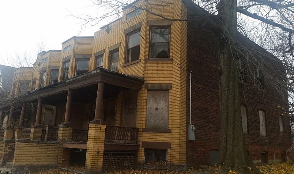1st image of 1330 E 93rd St