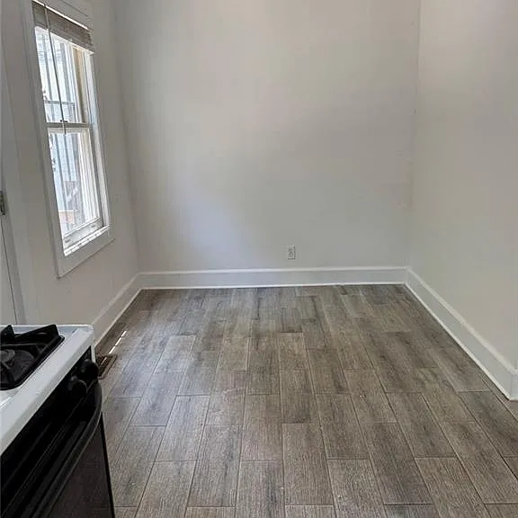 1441 Meridian St SE — Photo 9