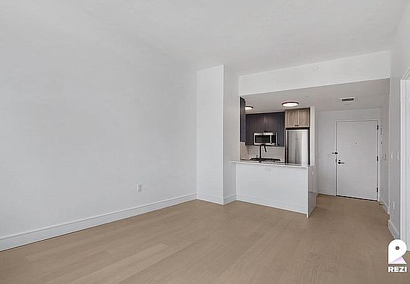 3rd image of 3620 Steinway St APT 426