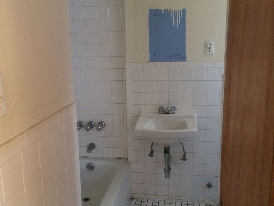 2nd image of 117 Mott St APT 5B