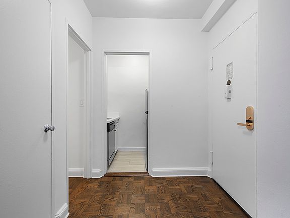 4th image of 40 Park Ave APT 11K