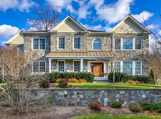 11409 Luxmanor Rd, North Bethesda, MD 20852