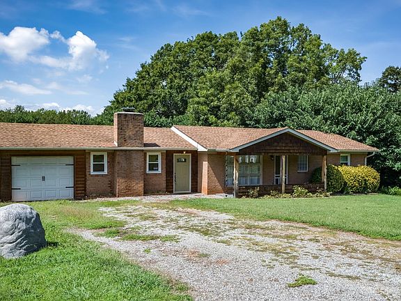 3rd image of 109 Forestway Dr