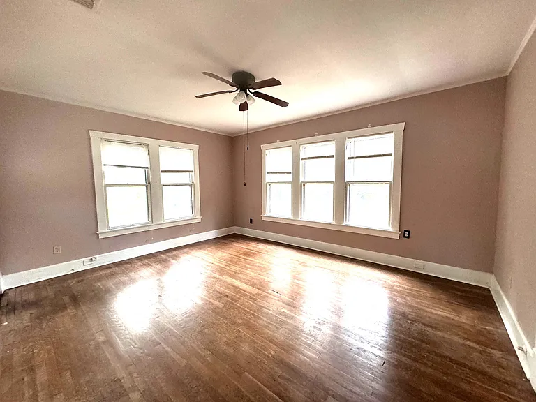 1112 Spruce St — Photo 7