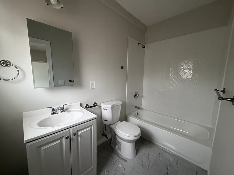 27 Main Street — Photo 11