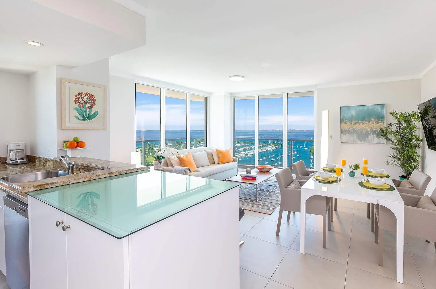 1 bed, 1.0 bath, 839 sqft, $5,791 — Photo 2