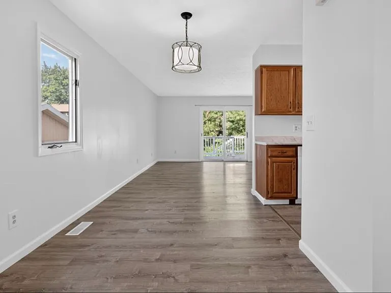 1306 Cadwell Dr — Photo 2