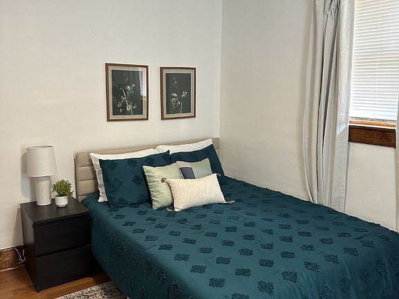 4th image of 5127 Emery Ave #1