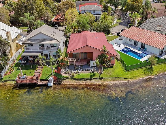 3rd image of 11585 N Quayside Dr