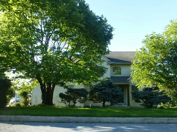 2105 Northview Ln, Harrisburg, PA 17110