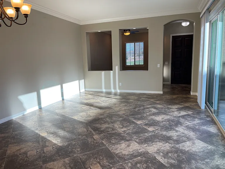 2543 E Penedes Dr — Photo 3