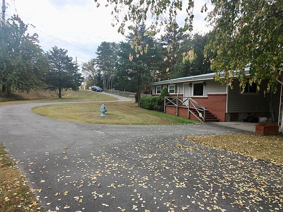3rd image of 7110 Bonny Oaks Dr