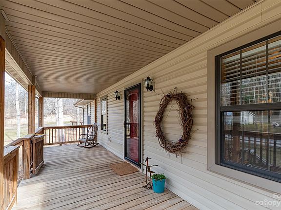 3rd image of 75 Woodmore Dr