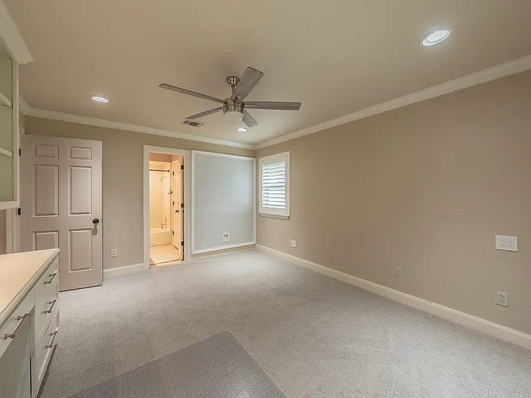 6724 Blue Meadow Dr — Photo 33