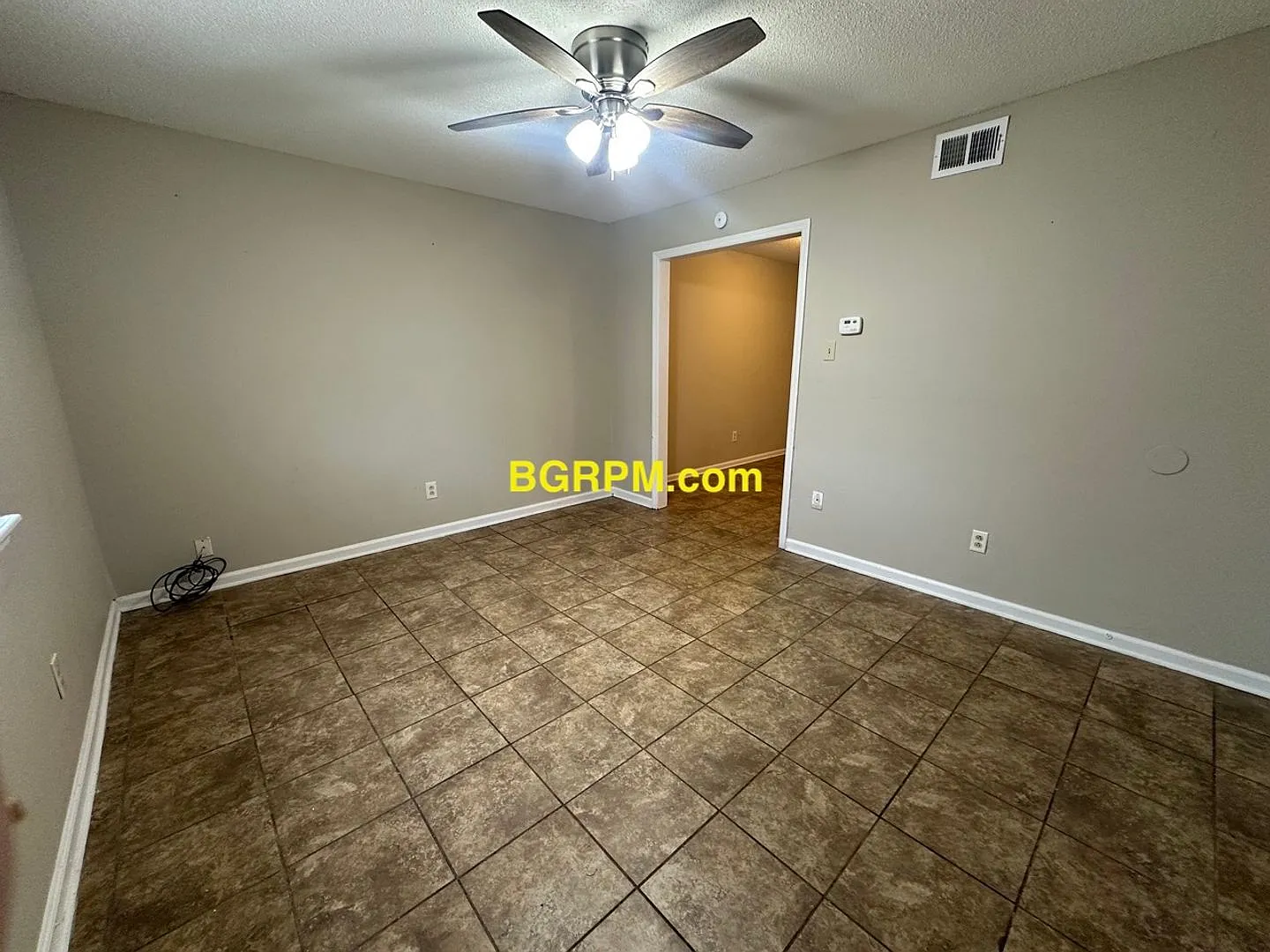 1012 W Myrtle — Photo 1