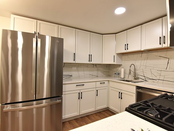 5th image of 1326 Wakeby Ln