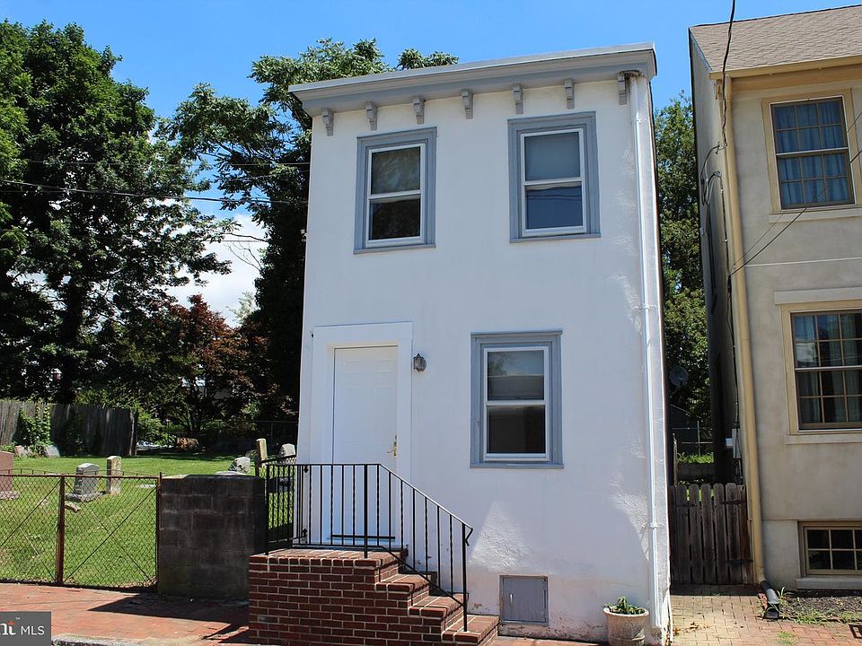 1st image of 407 Williams St