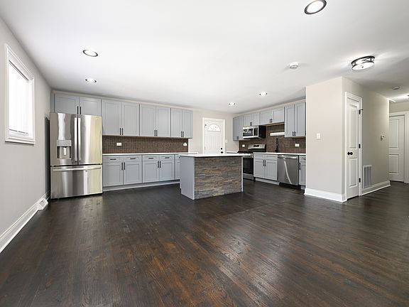 5th image of 16607 Paulina St