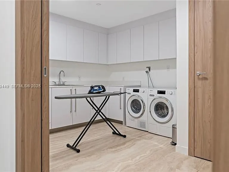 1135 103rd St #Penthouse 2 — Photo 15